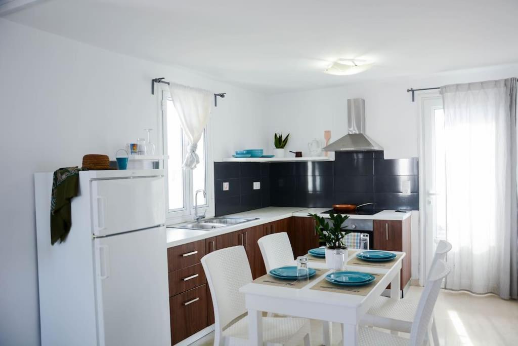 White Wave Villa, 3Min Walk From Beach Kamári Exterior foto